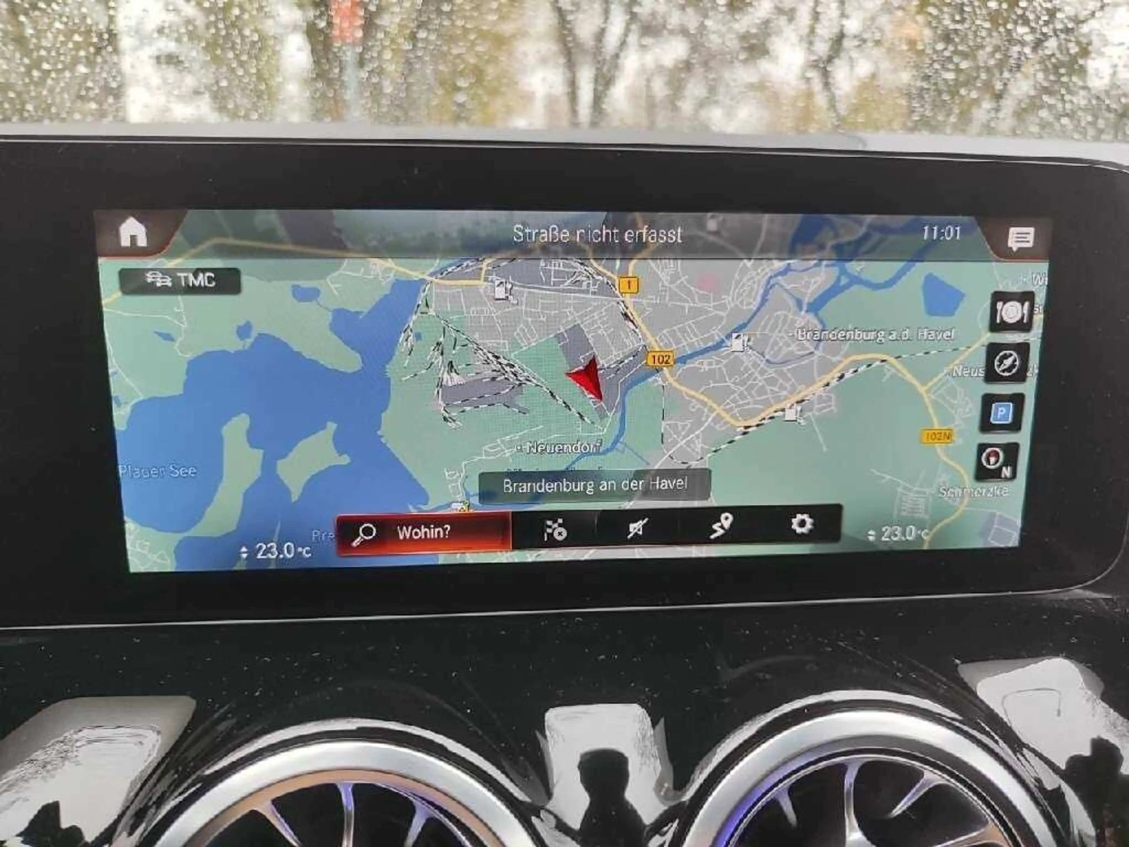 Mercedes-Benz GLA 250 e AMG Line AHK Pano S-Dach SpoSi ACC HuD — photo 11