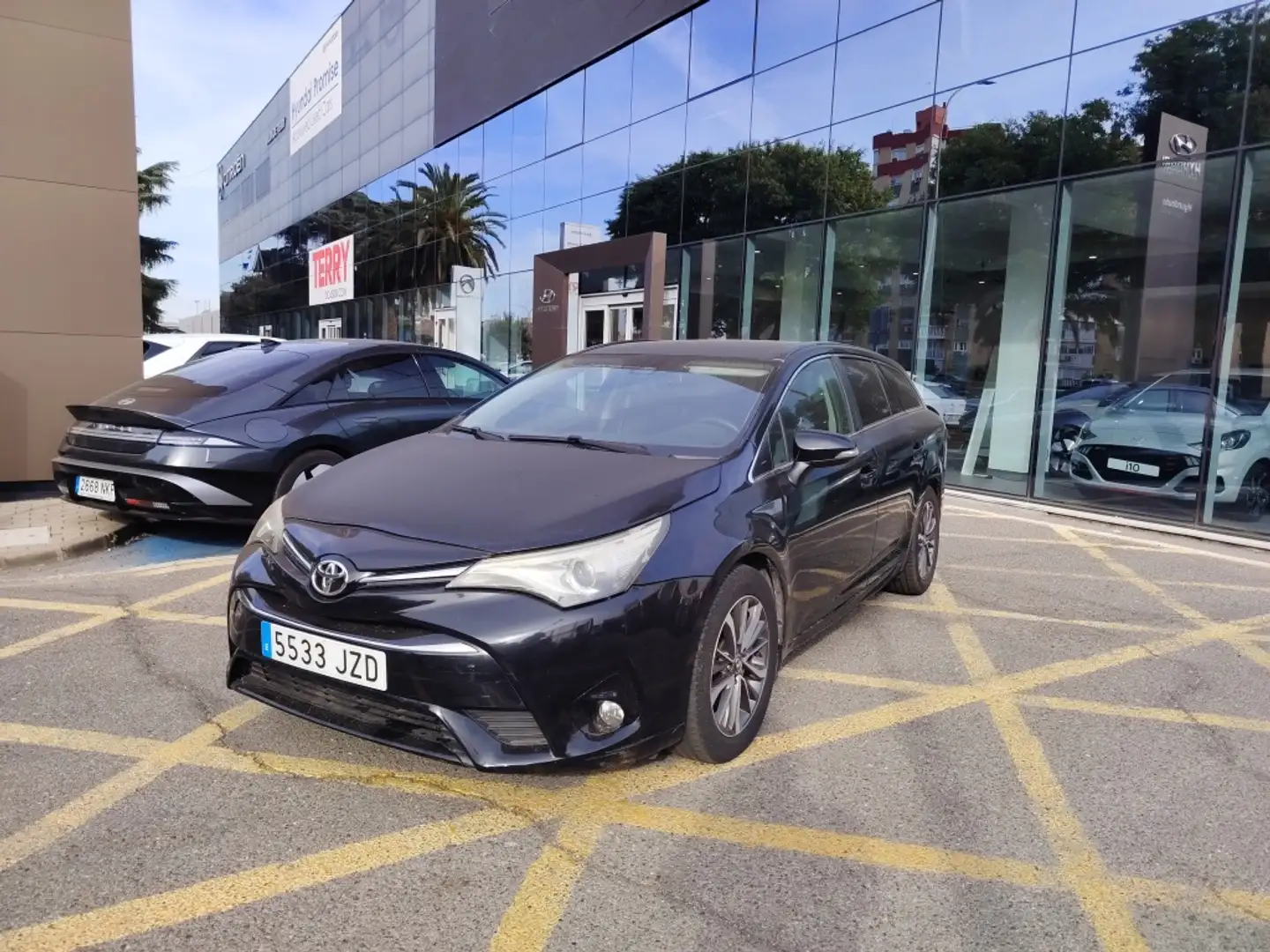 Toyota Avensis TS 150D Business Advance Negro - 1
