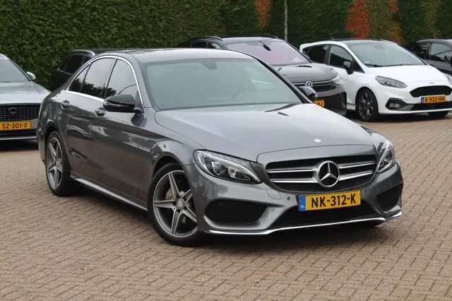 Mercedes-Benz C 180 AMG Sport Edition / Leder / Navigatie / Parkeerhul