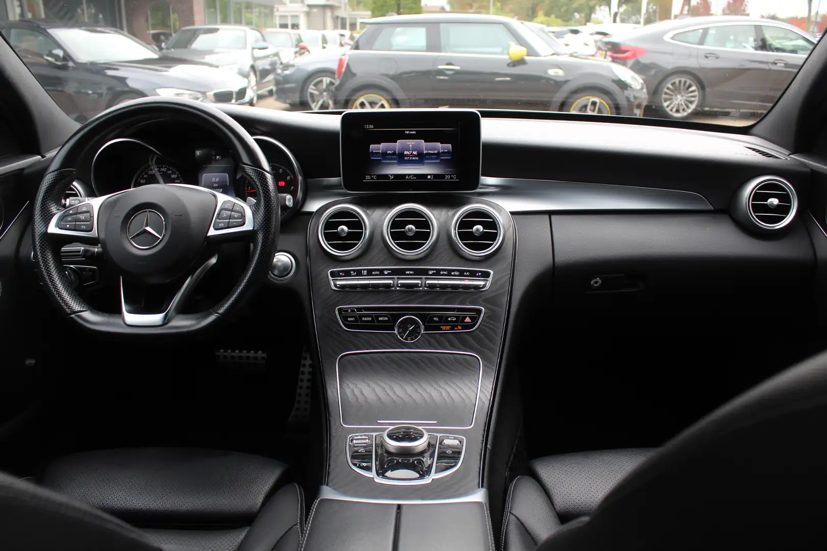 Mercedes-Benz C 180 AMG Sport Edition / Leder / Navigatie / Parkeerhul Gris - 2