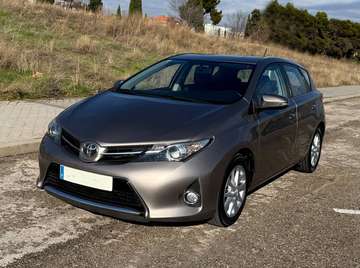 Auris 90D Business Business