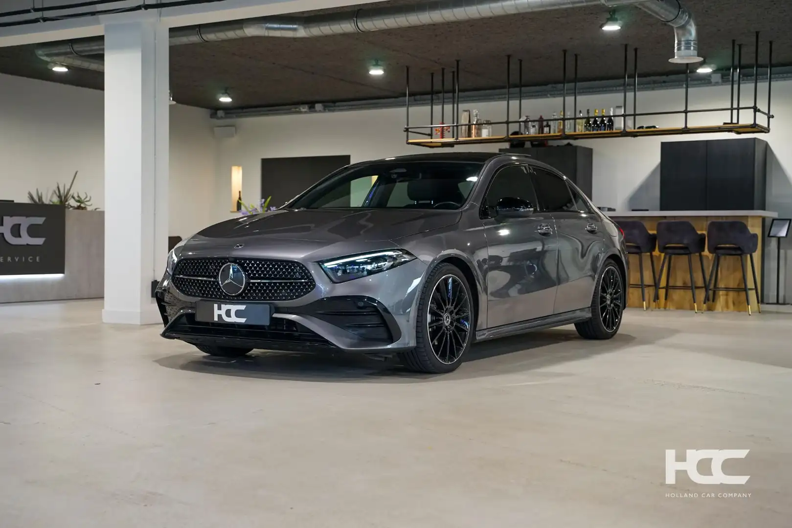 Mercedes-Benz A 200 AMG | Limo | Pano | Sfeer | 19 inch Gris - 1