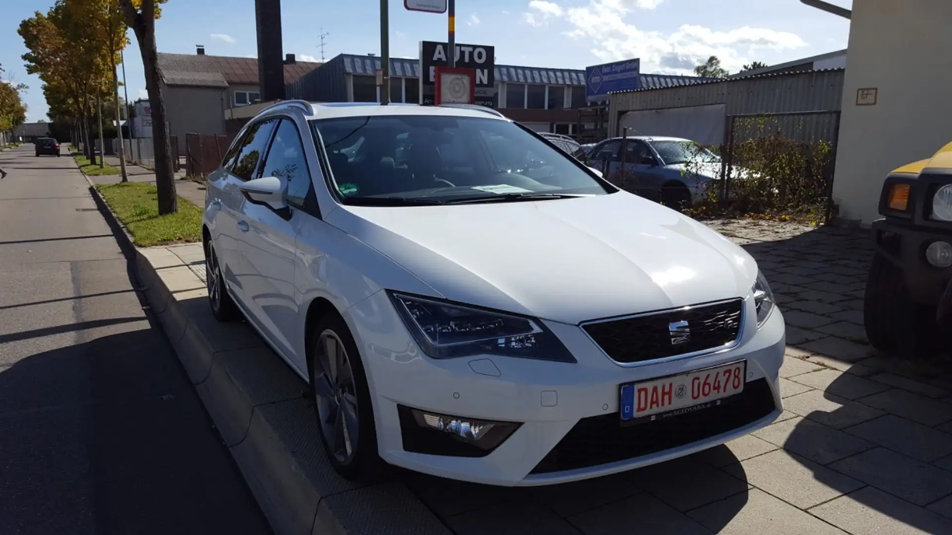 SEAT Leon ST 2.0 TDI 135kW Start&Stop FR DSG Weiß - 2