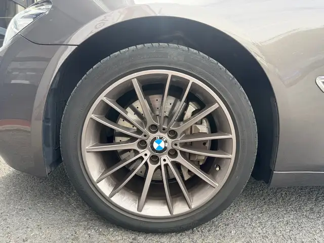 BMW 7 Series view 27