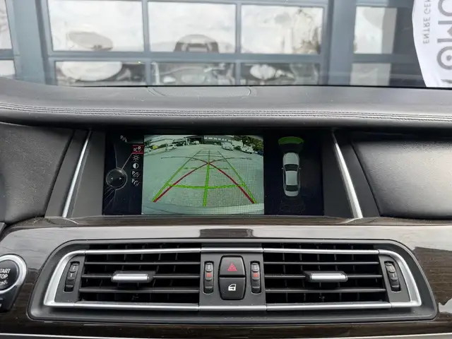 BMW 7 Series view 20