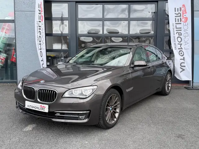 BMW 7 Series view 2