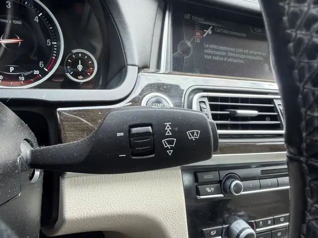 BMW 7 Series view 18