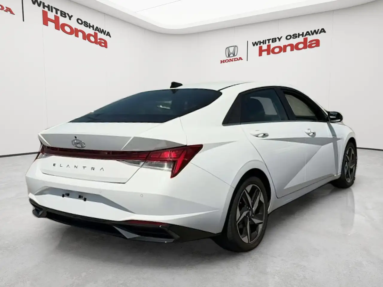 Hyundai ELANTRA photo Hyundai ELANTRA