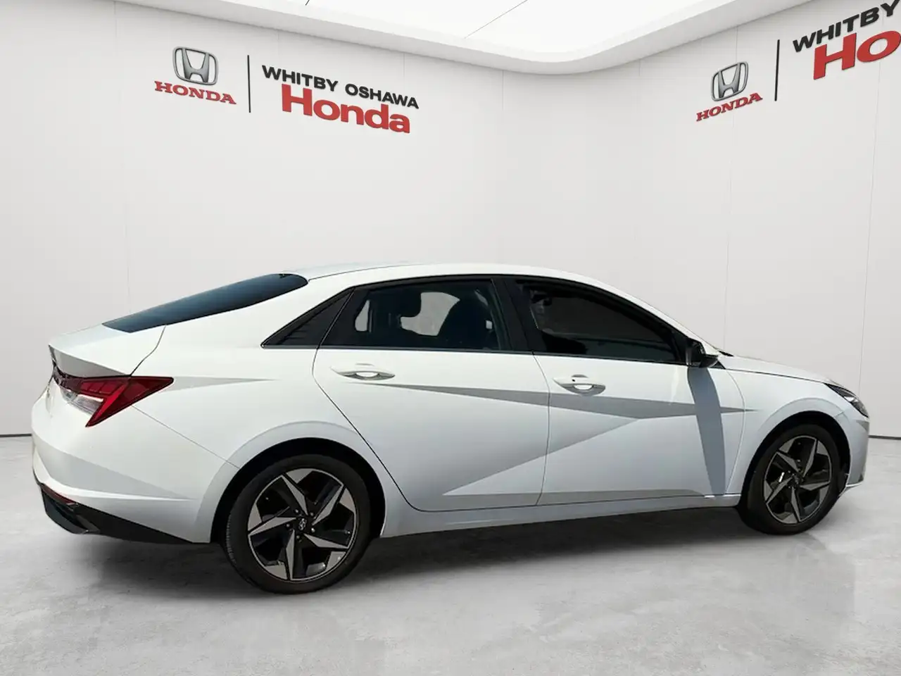 Hyundai ELANTRA photo Hyundai ELANTRA
