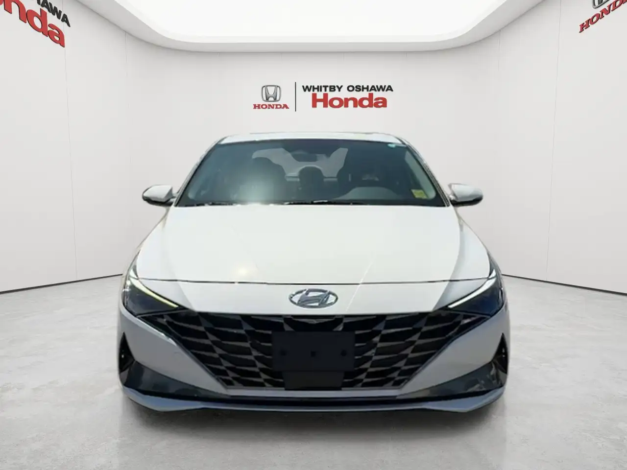 Hyundai ELANTRA photo Hyundai ELANTRA