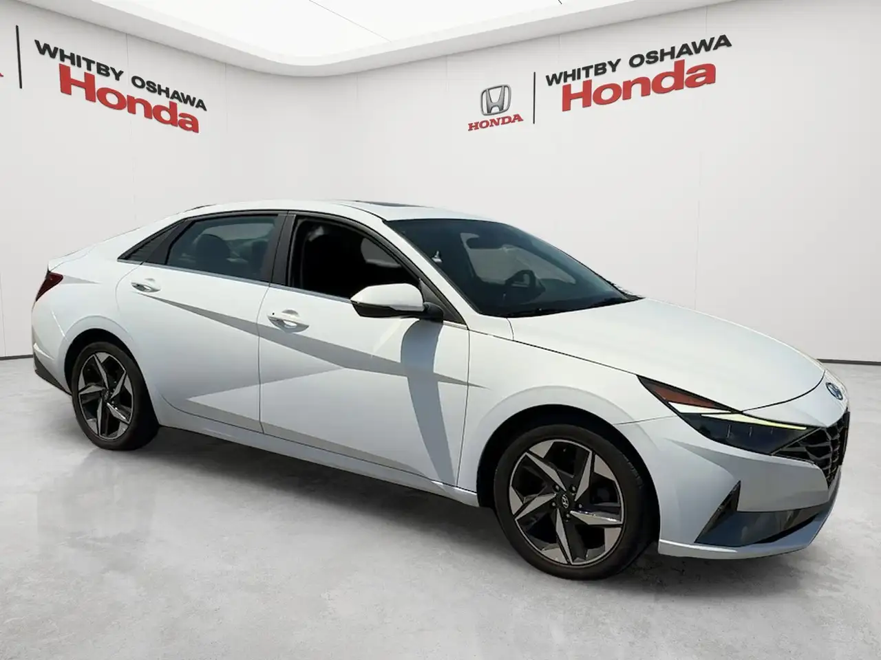 Hyundai ELANTRA photo Hyundai ELANTRA