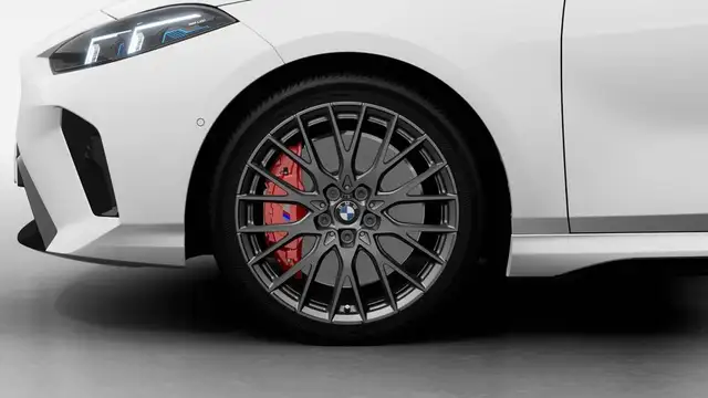 BMW 1 Series view 6