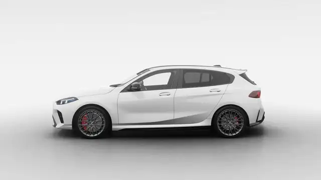 BMW 1 Series view 4