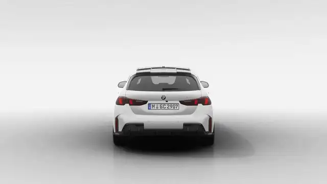 BMW 1 Series view 5
