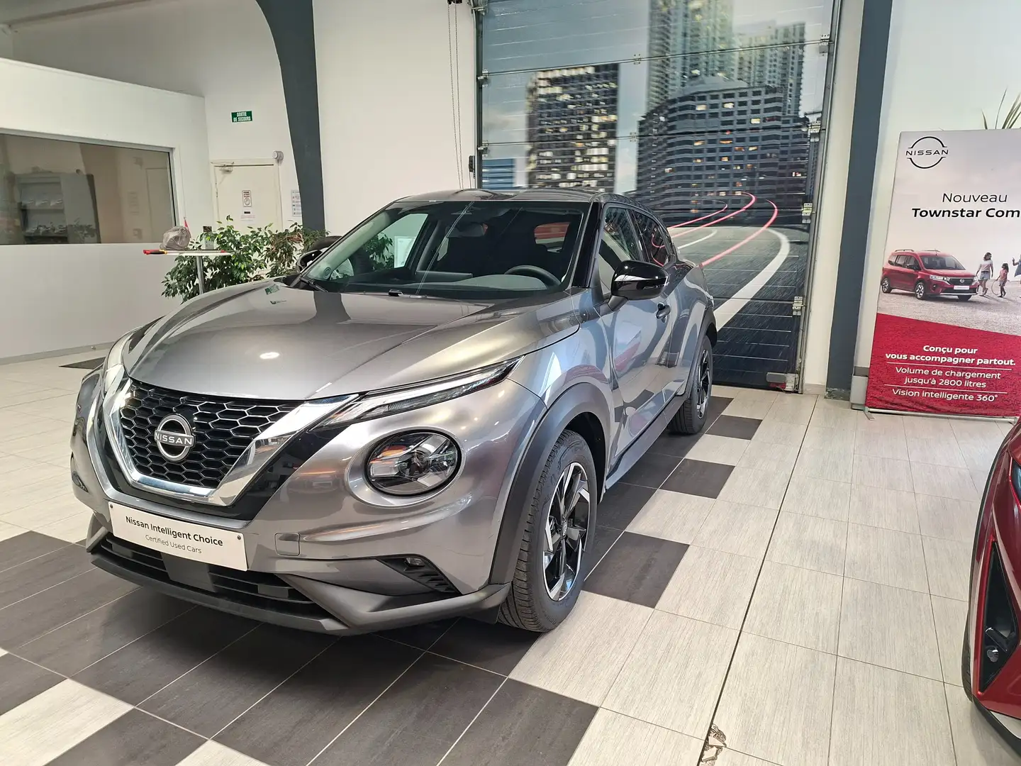 Nissan Juke Acenta look pack Grijs - 1