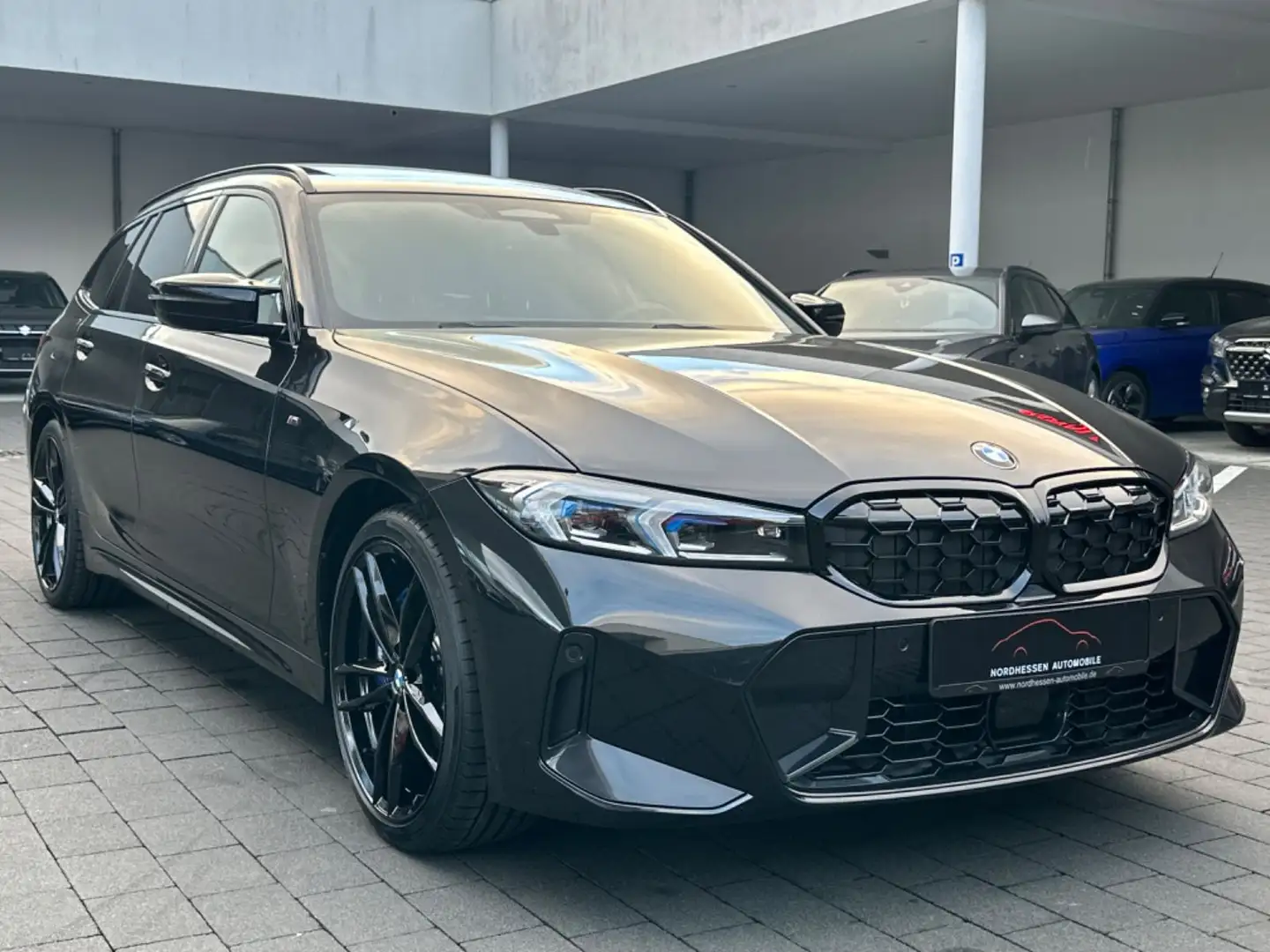 BMW 340 xDrive Touring | Head-Up | Kamera | 19" Siyah - 2