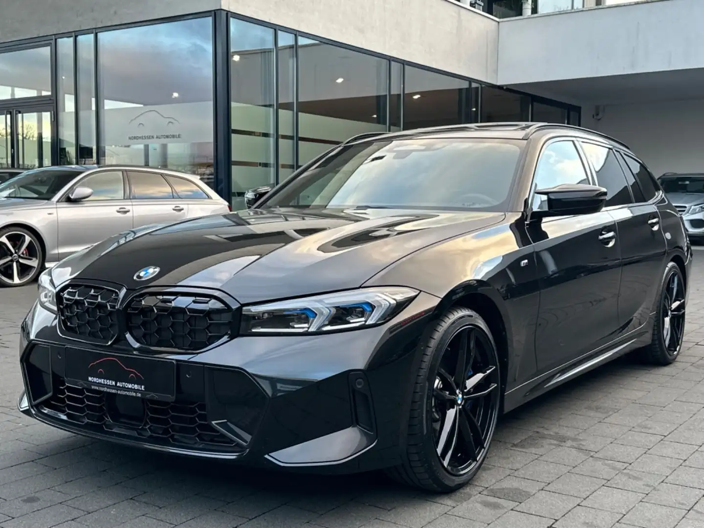 BMW 340 xDrive Touring | Head-Up | Kamera | 19" Siyah - 1