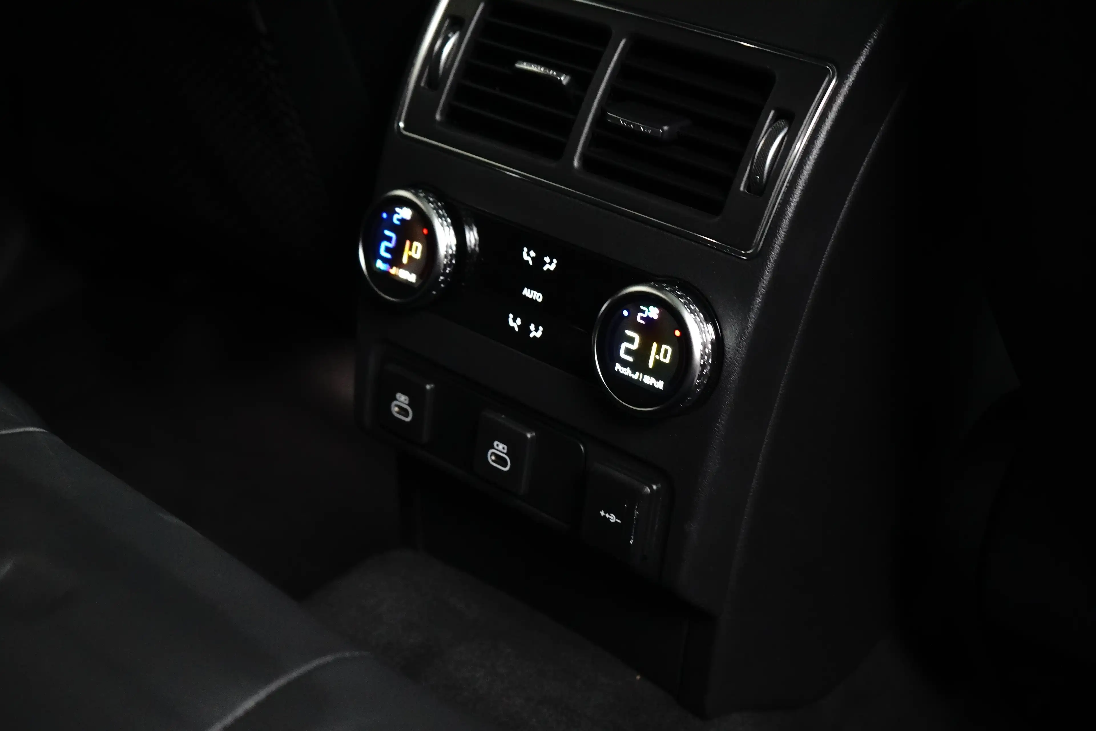 Jaguar F-Pace 2.0 P400e PHEV R-Dynamic HSE l Schaalstoelen l Mer — photo 11
