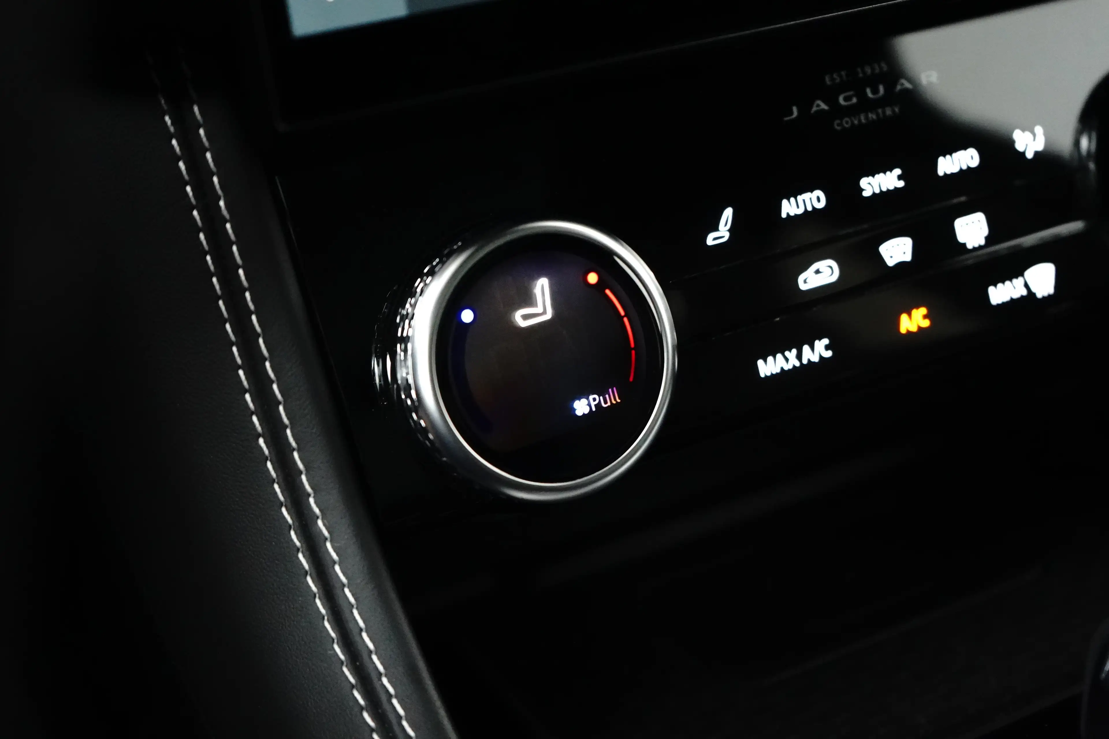 Jaguar F-Pace 2.0 P400e PHEV R-Dynamic HSE l Schaalstoelen l Mer — photo 32