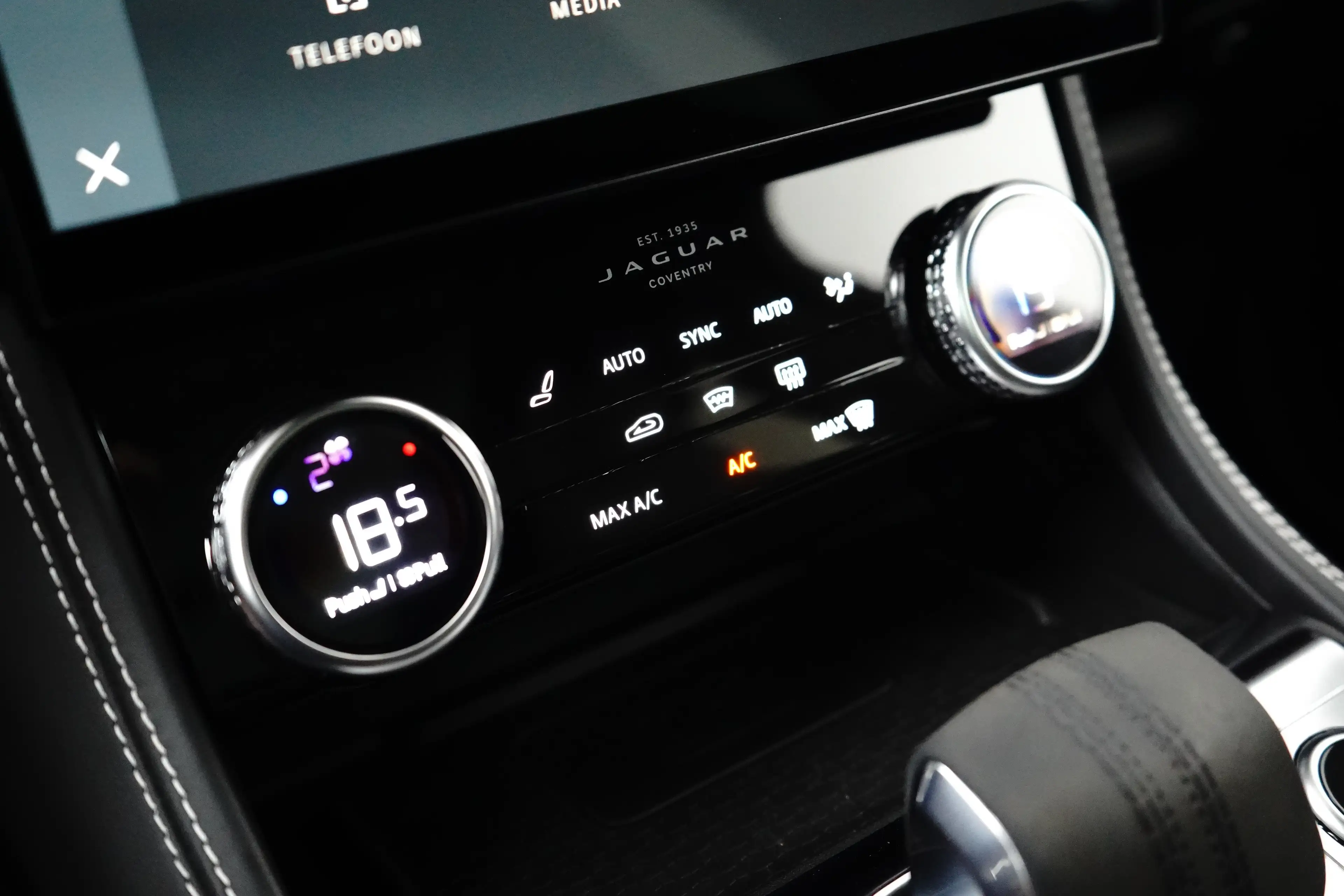 Jaguar F-Pace 2.0 P400e PHEV R-Dynamic HSE l Schaalstoelen l Mer — photo 31