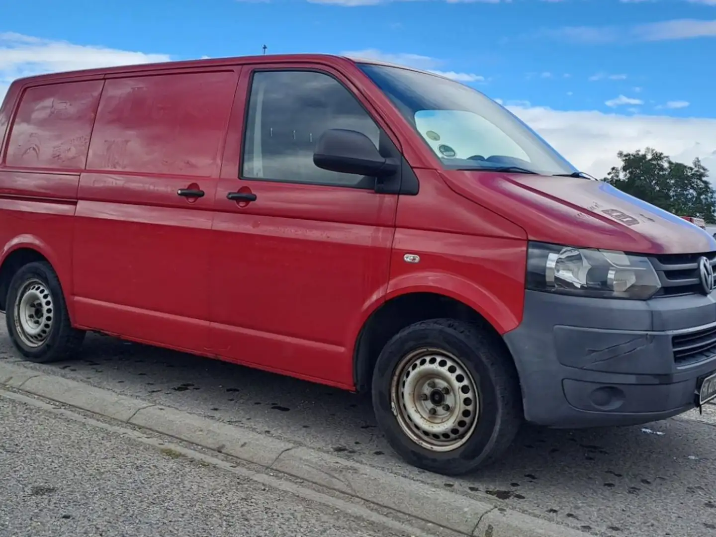 Volkswagen Transporter V 2.0 TDI 140 L1H1 2.8T Rouge - 2