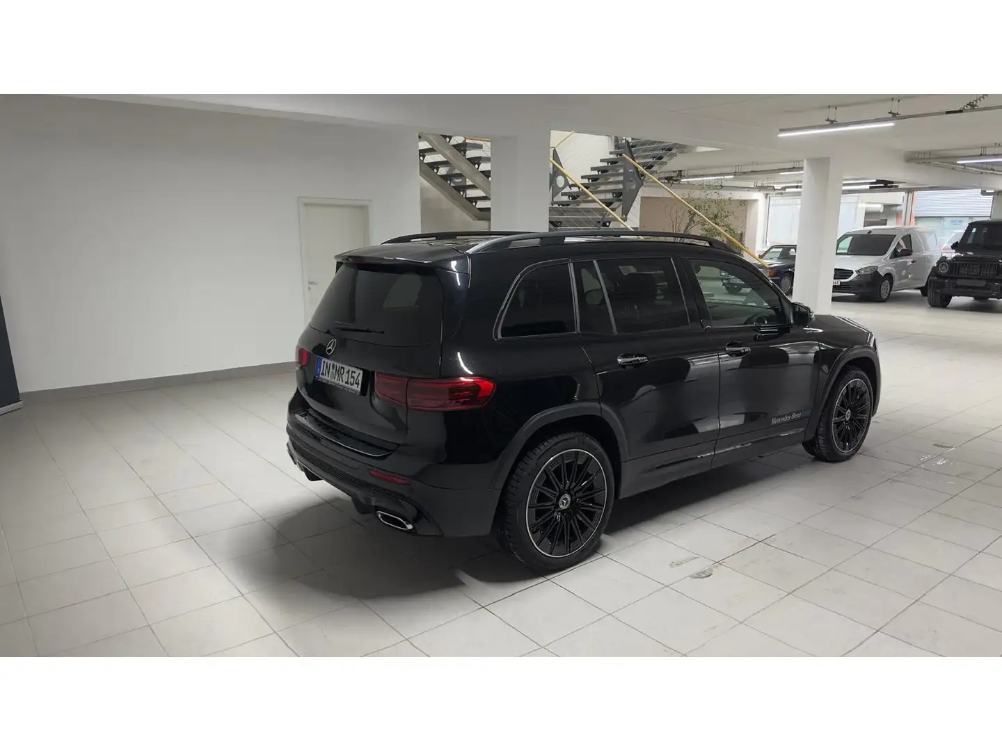 Mercedes-Benz GLB 250 4M AMG Night 20"/Panorama/AHK/7.Sitz/Tot Schwarz - 2