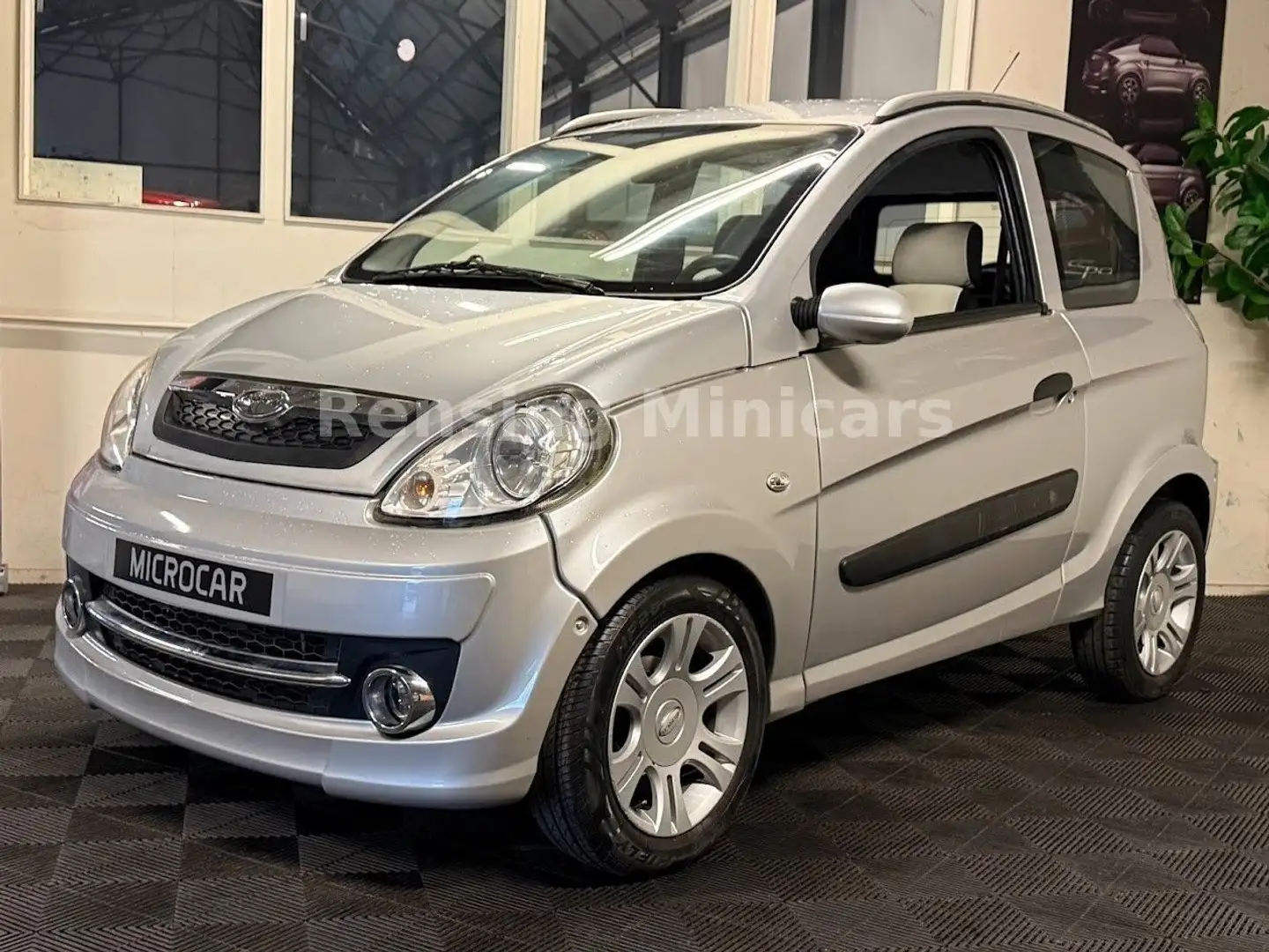 Microcar M.Go SXI Silber Line XXL Koffer Mopedauto 45 KM Argent - 2