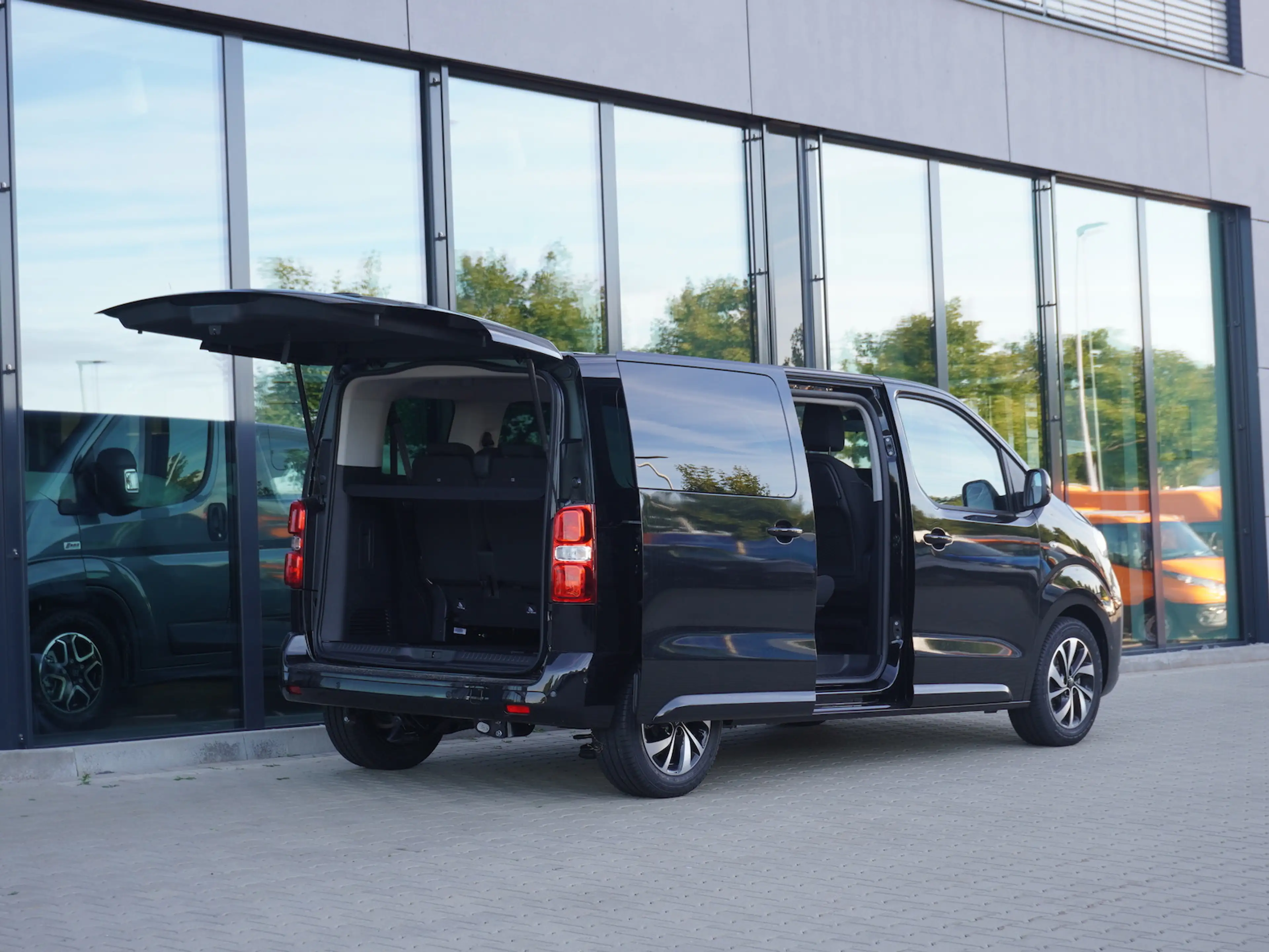 Fiat Ulysse 2.2 180 AT 8-Sitzer / AHK + Winter-Paket — photo 4