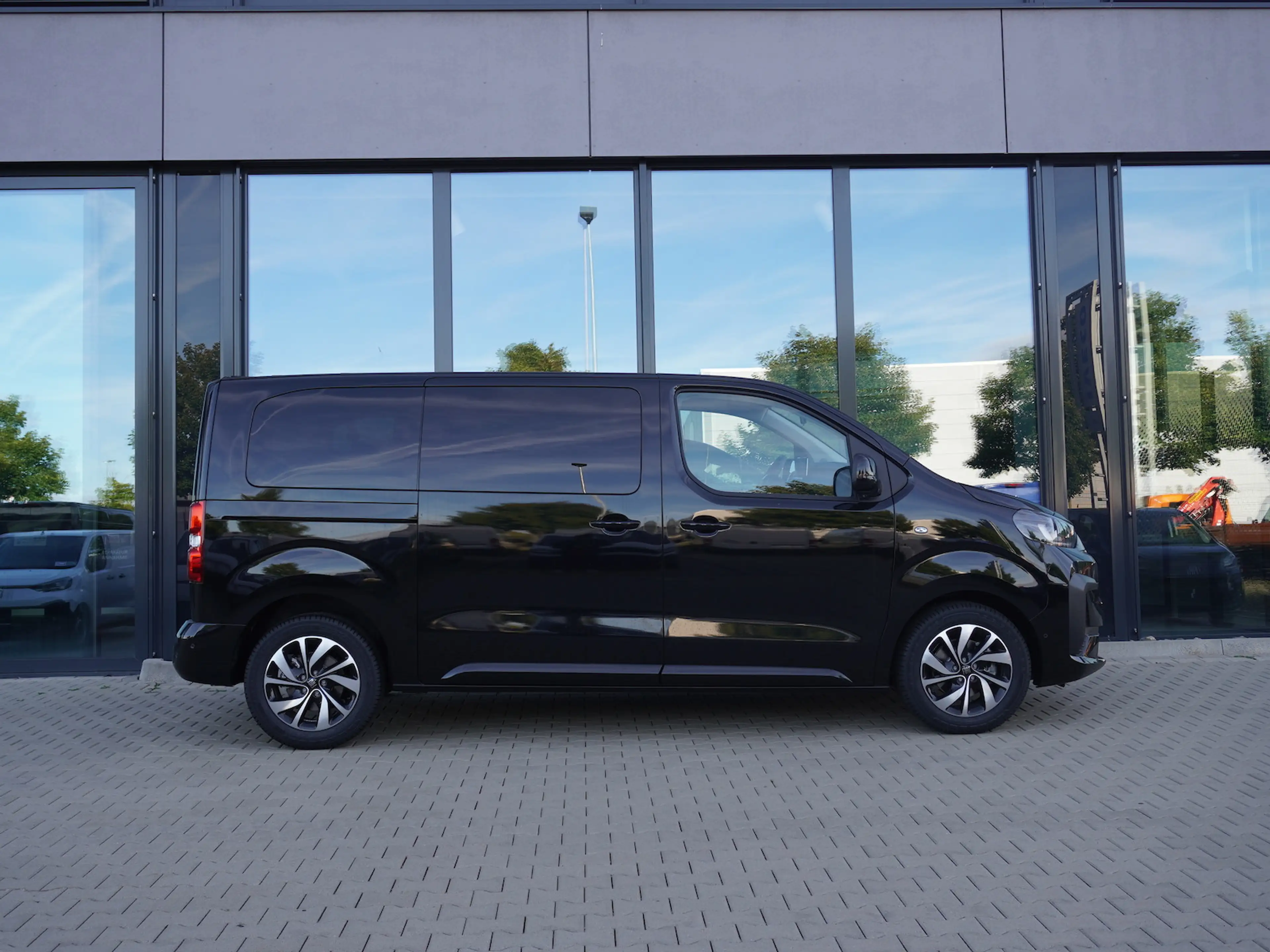 Fiat Ulysse 2.2 180 AT 8-Sitzer / AHK + Winter-Paket — photo 3
