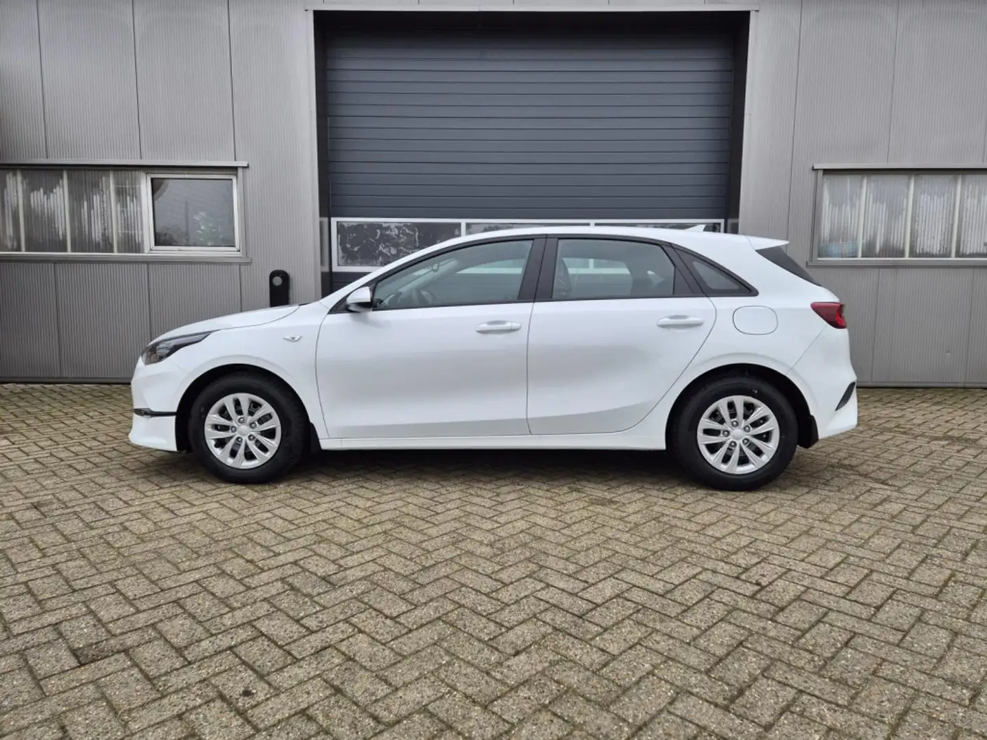 Kia Ceed / cee'd 1.5 T-GDi VISION AT SHZ NAVI PDC + R.CAM UVM Fehér - 2