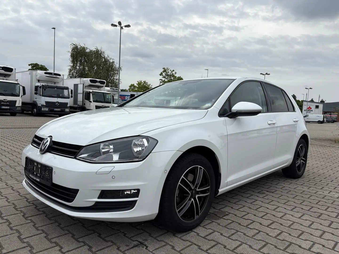 Volkswagen Golf 1.2 TSI BMT Comfortline *PARKASSIST*TEMPOMAT* Weiß - 2