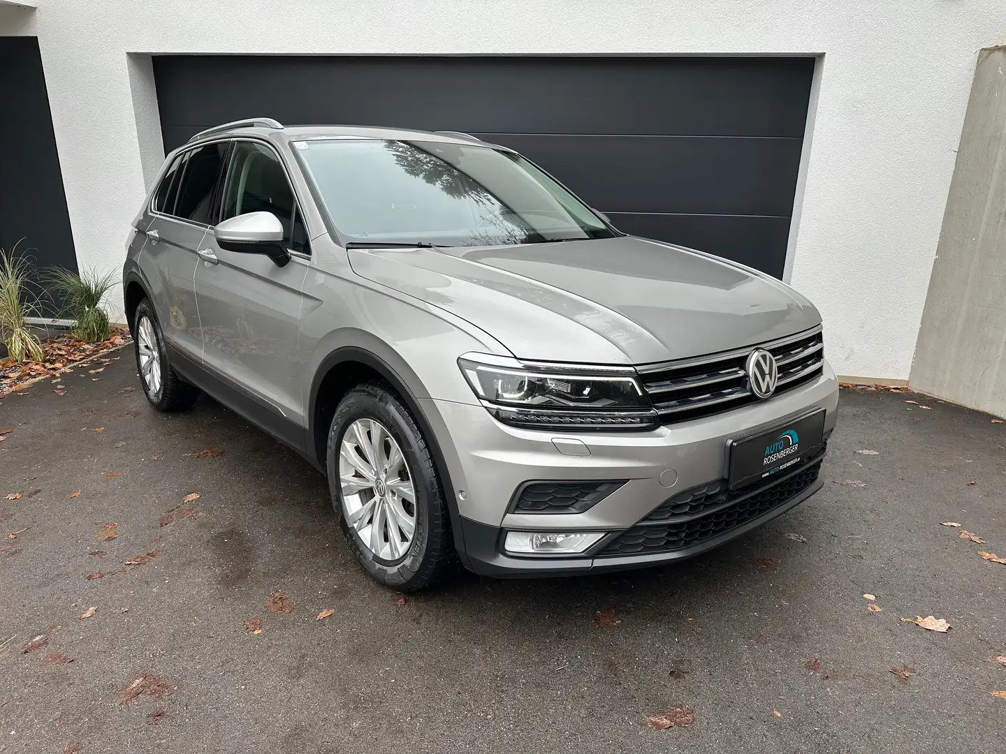 Volkswagen Tiguan Comfortline*TSI*RFK*LED*PDC*SHZ*NAVI*AHK*8fach*uvm Grau - 1