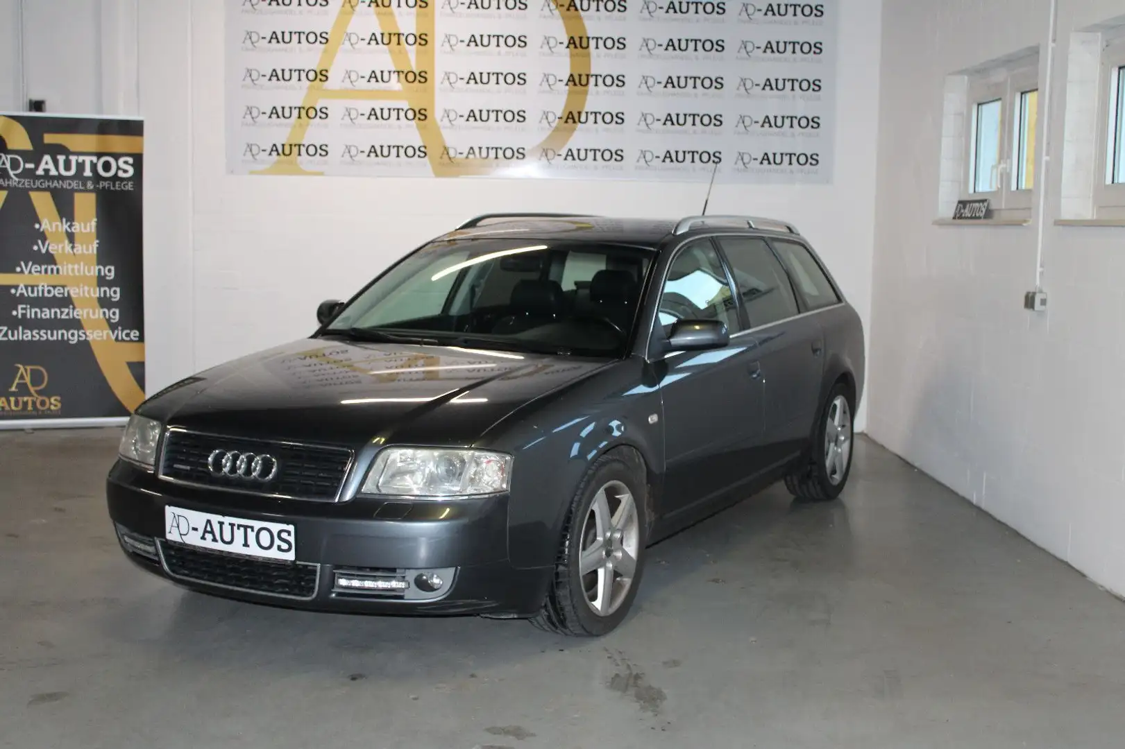 Audi A6 Avant 2.5 TDIquattro+LEDER+PDC+SHZ+NAVI+u.v.m Grau - 1
