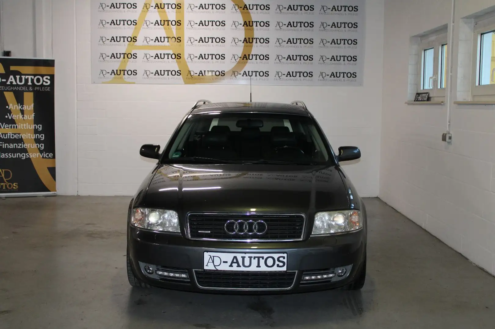 Audi A6 Avant 2.5 TDIquattro+LEDER+PDC+SHZ+NAVI+u.v.m Grau - 2