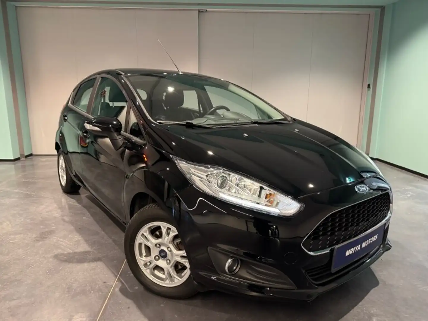 Ford Fiesta Titanium | Sparsam | Parksensoren Schwarz - 1