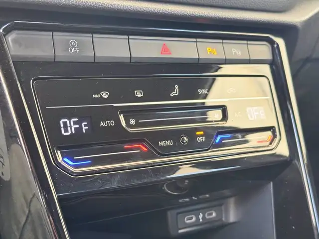 Volkswagen T-Roc view 25