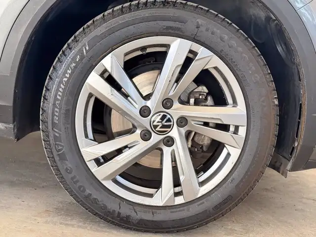 Volkswagen T-Roc view 15