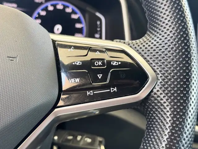 Volkswagen T-Roc view 22