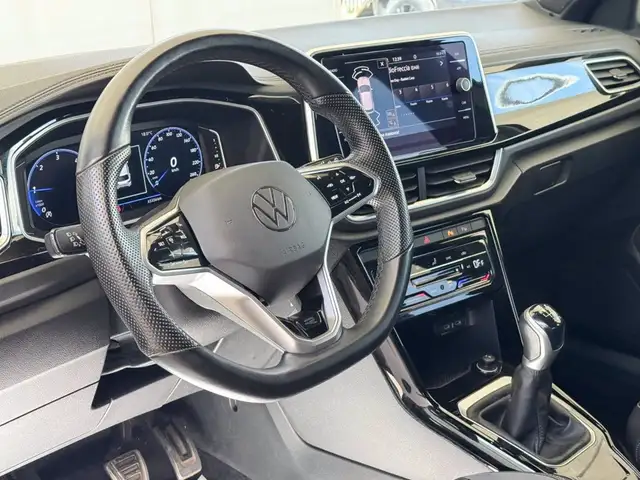 Volkswagen T-Roc view 19