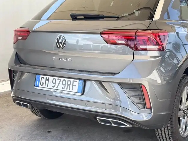 Volkswagen T-Roc view 18