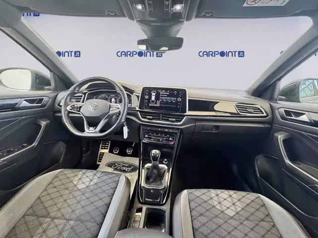Volkswagen T-Roc view 11