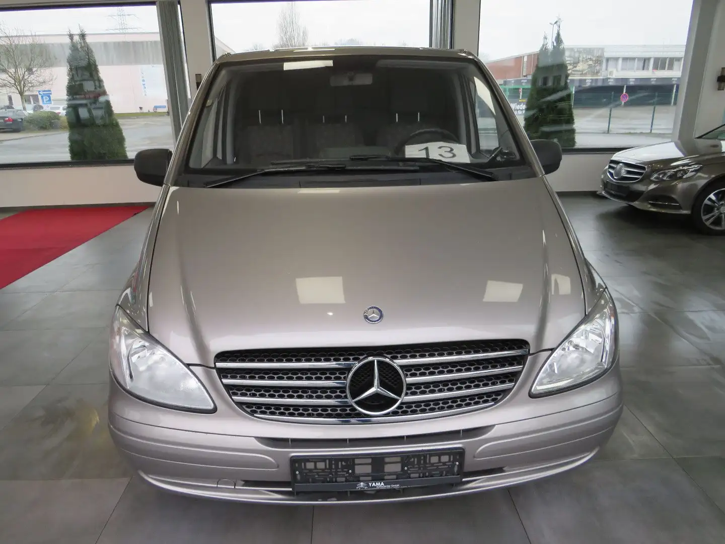 Mercedes-Benz Vito Hentschke Bestattungswagen / Leichenwagen Silber - 2