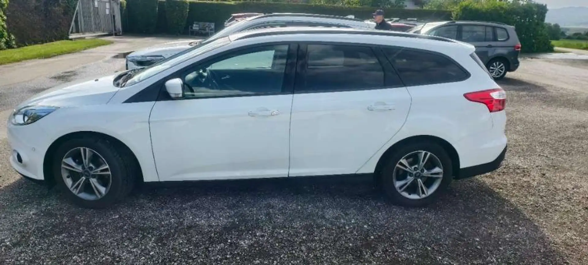 Ford Focus Focus Traveller Easy 1,0 EcoBoost Easy Weiß - 1