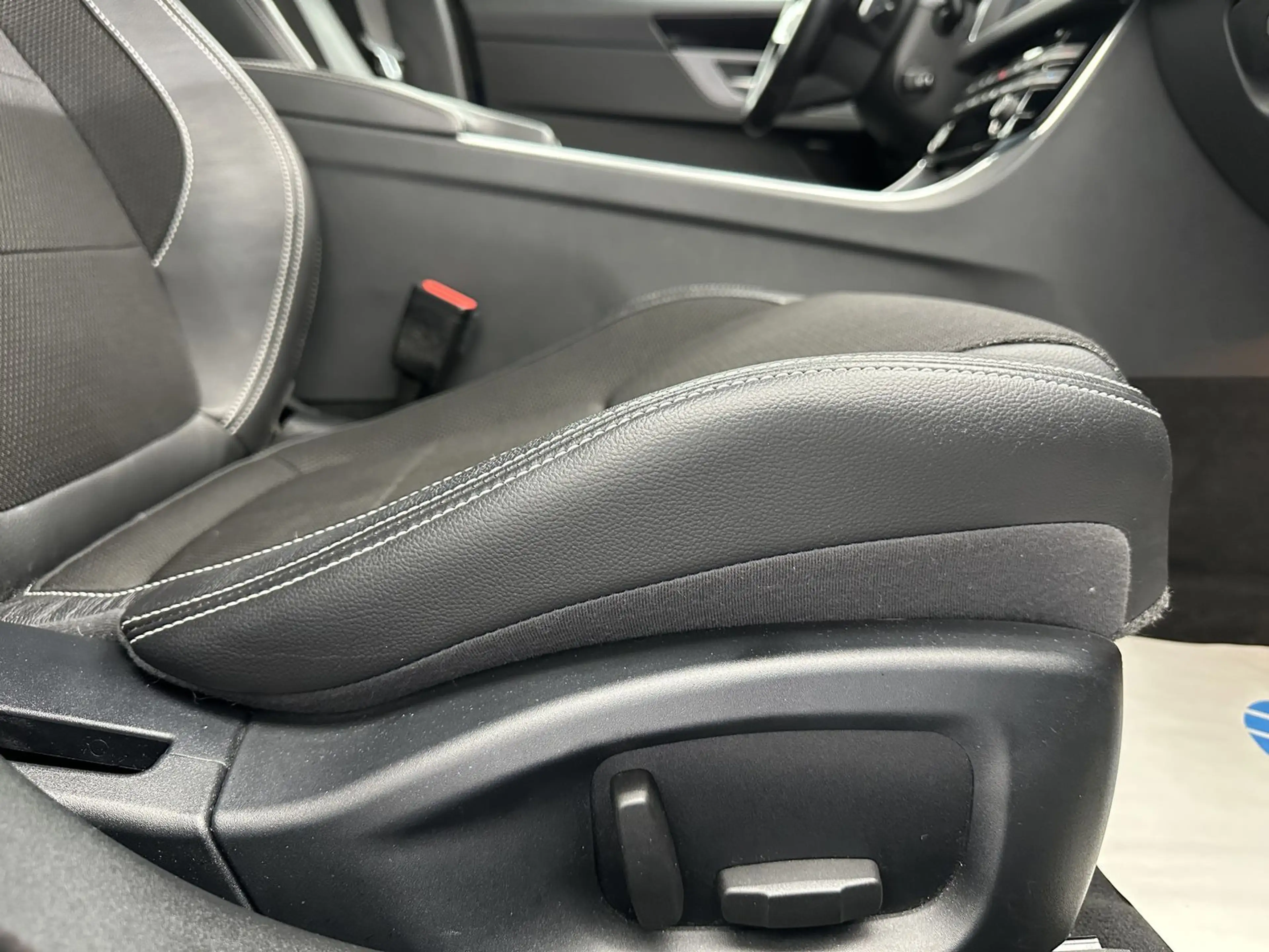 Jaguar XF R-Sport AWD "NAVI-CAM-MULTI-SITZH-PDC-ALU" — photo 9