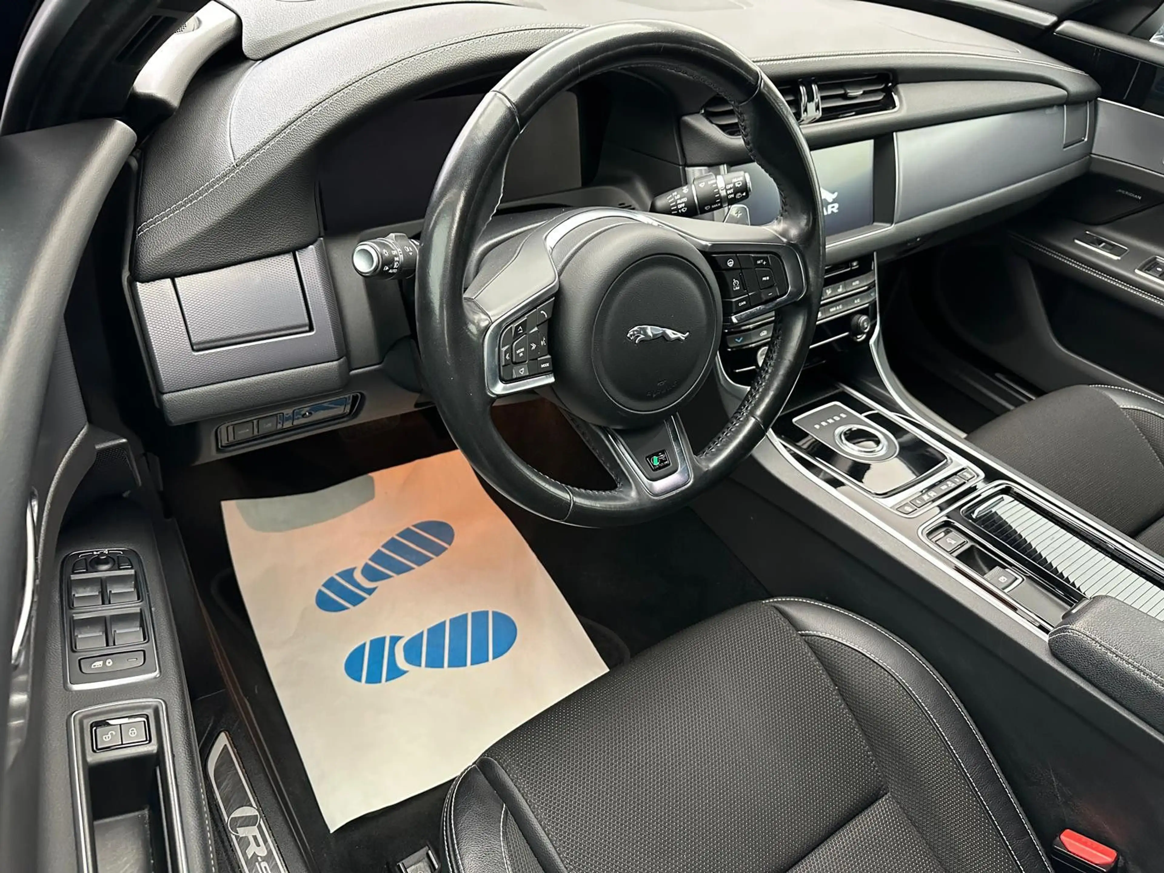 Jaguar XF R-Sport AWD "NAVI-CAM-MULTI-SITZH-PDC-ALU" — photo 13