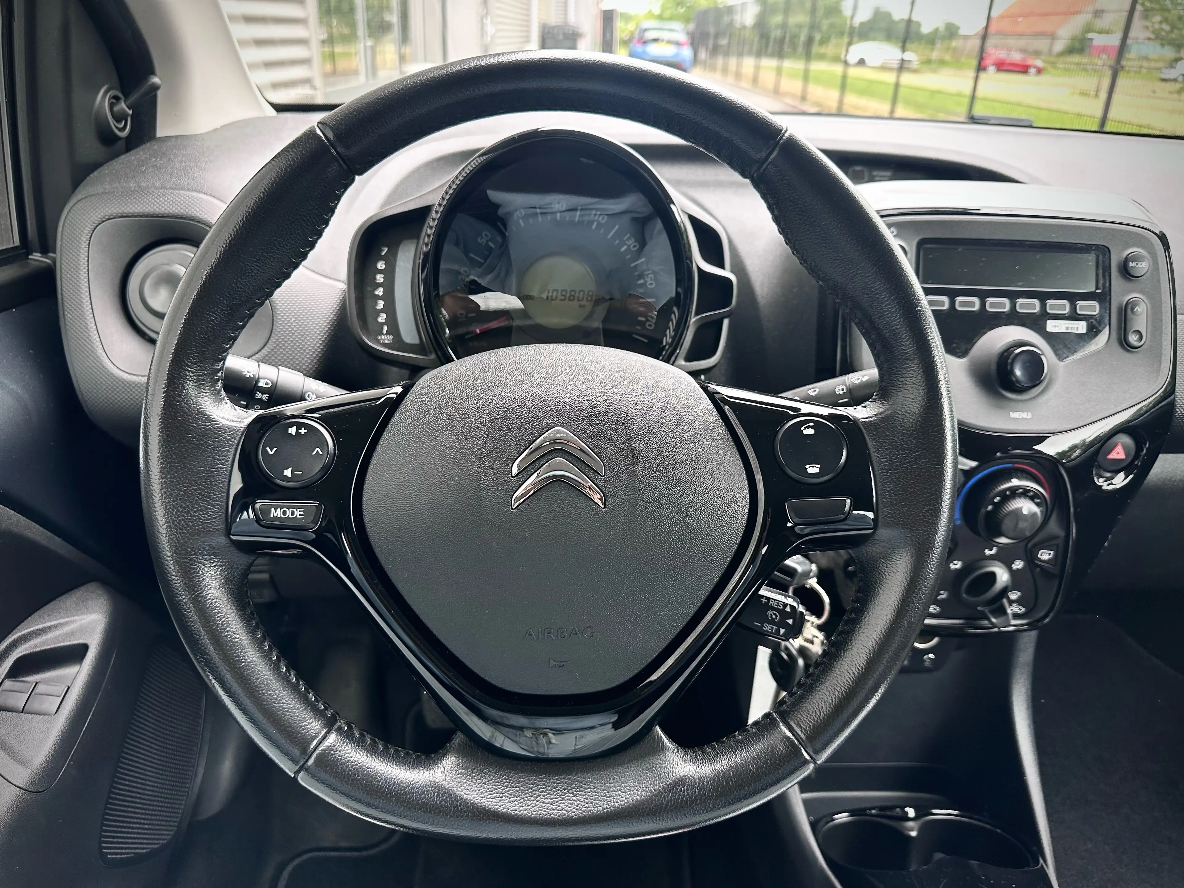 Citroen C1 VTi 72 Feel — photo 10