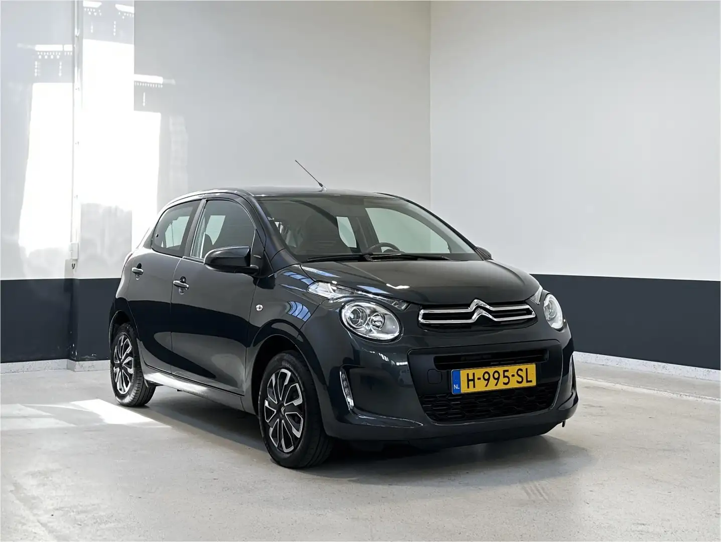 Citroen C1 1.0 VTi Feel | NL | 1e Eig. | 5-DRS | Bluetooth | Grijs - 1