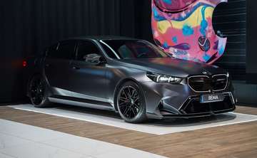 G90 4.4 V8 M xDrive 727 cv BVA8 | Akrapovic Toit Carbone Bowers & Wilkins PPF integral 1979 euros-mois