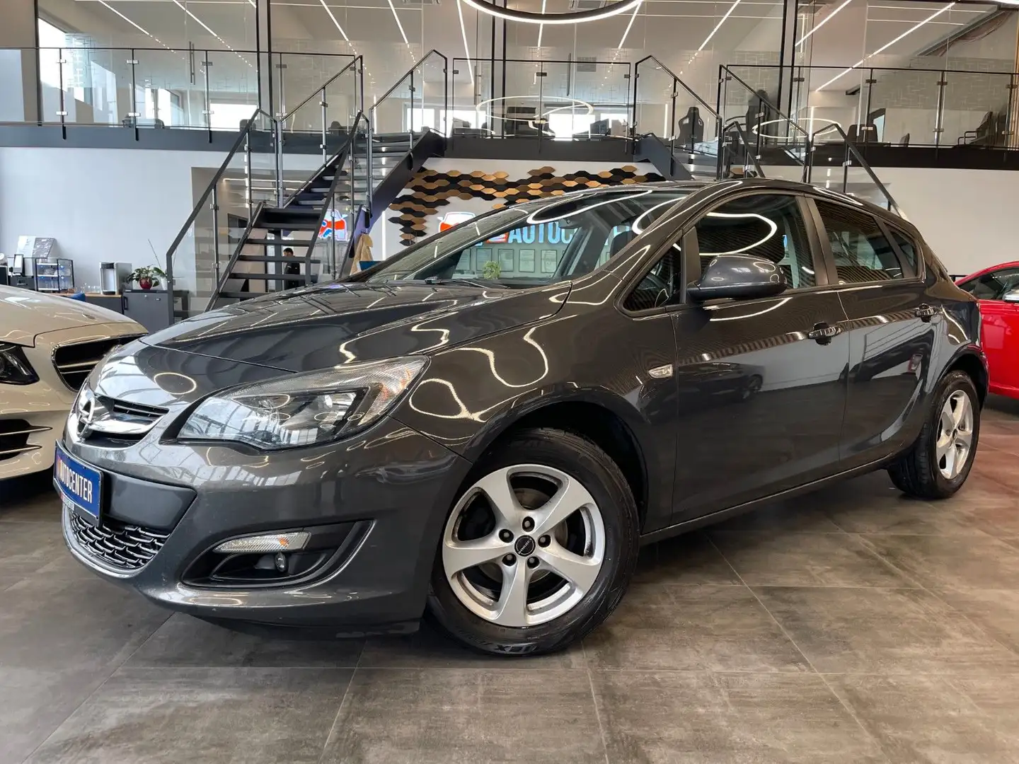 Opel Astra J Lim. 5-trg. Selection *Klima*Navi*SHZ* Grau - 2