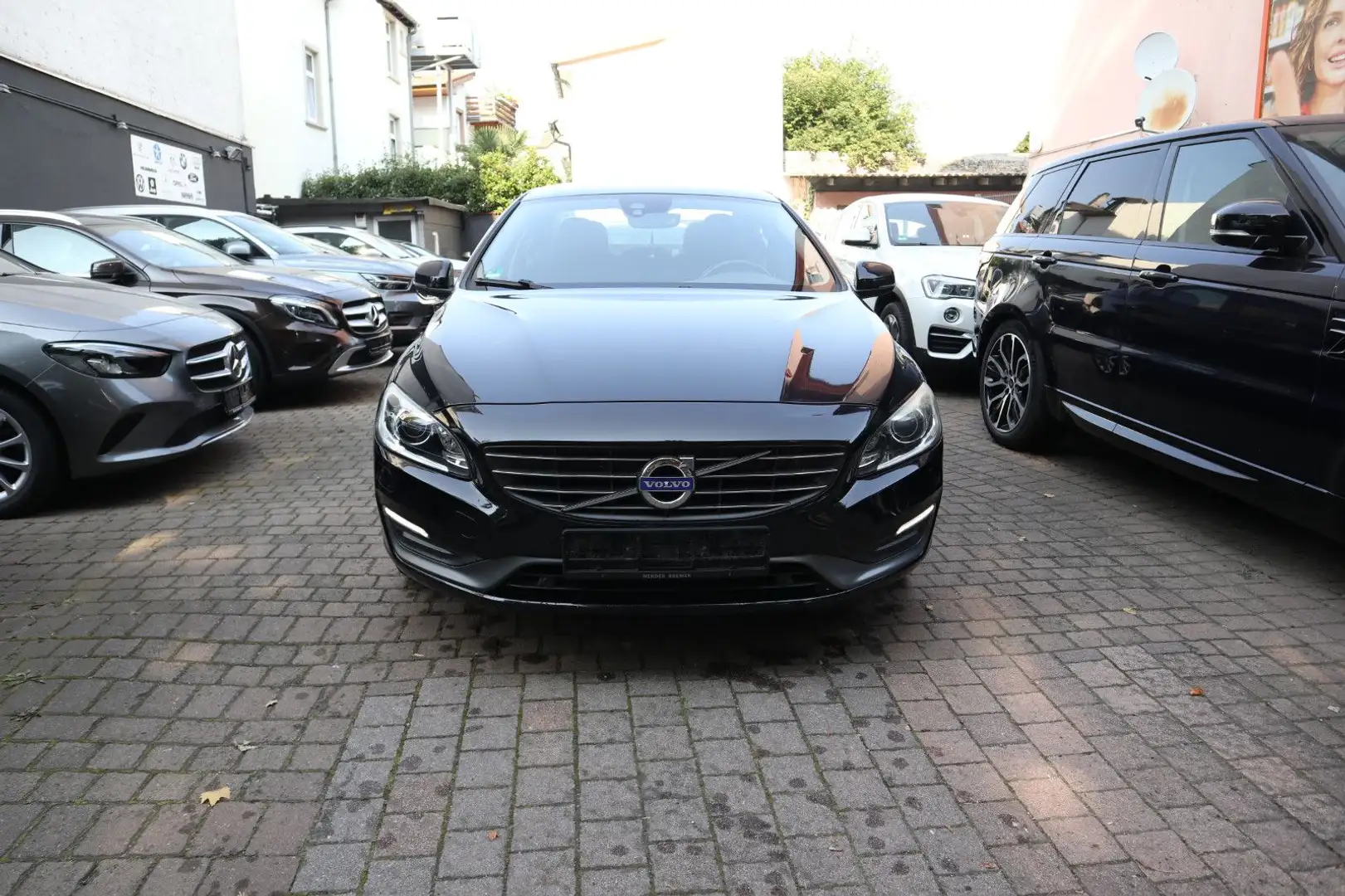 Volvo S60 Lim. Kinetic Bi-Xenon Navi Kamera Schwarz - 2